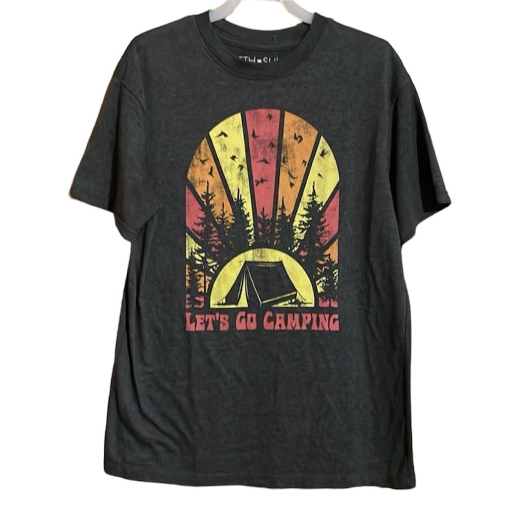 •FIFTH SUN•NWOT GRAY CREWNECK SHORT SLEEVE "LET'S GO CAMPING"GRAPHIC TEE SMALL